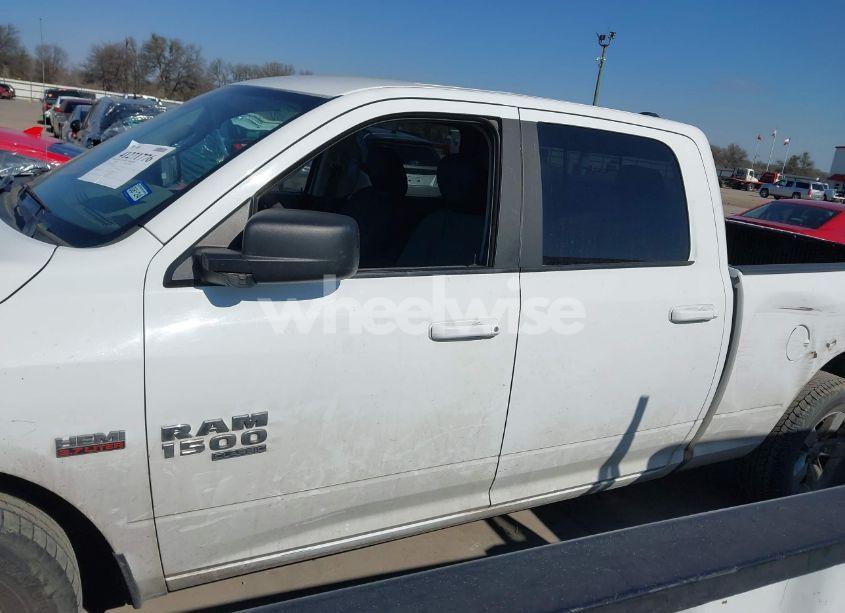 Photo 14 of 2019 Ram 1500 CLASSIC SLT 4X2 6'4 BOX (VIN 1C6RR6TT9KS561561)