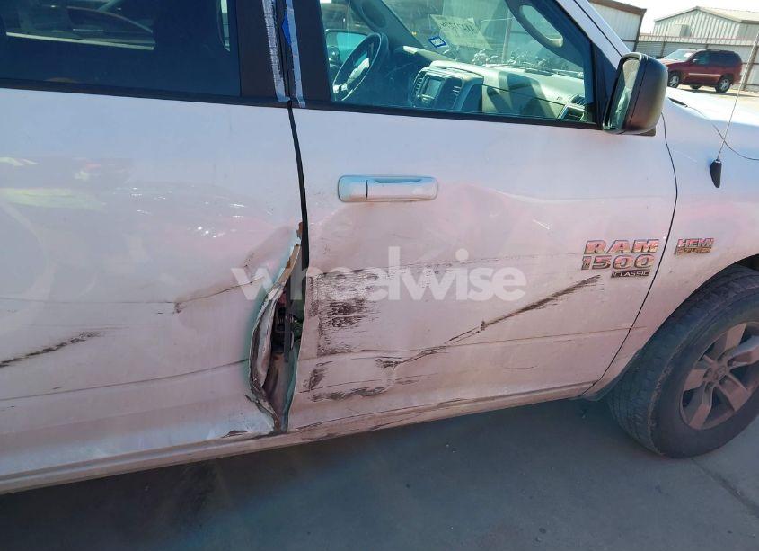 Photo 19 of 2019 Ram 1500 CLASSIC SLT 4X2 6'4 BOX (VIN 1C6RR6TT9KS561561)