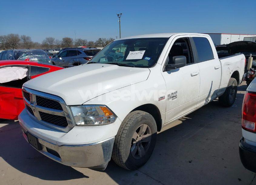 Photo 2 of 2019 Ram 1500 CLASSIC SLT 4X2 6'4 BOX (VIN 1C6RR6TT9KS561561)