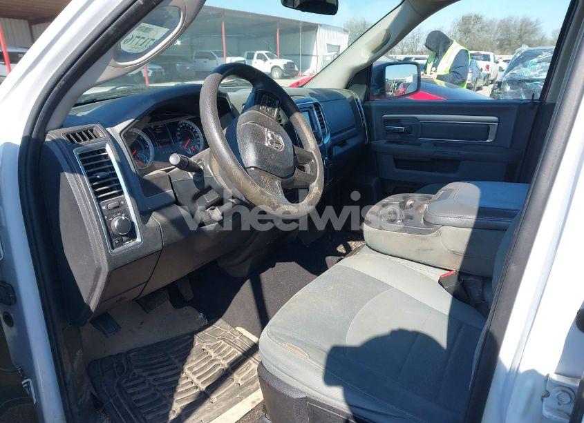 Photo 5 of 2019 Ram 1500 CLASSIC SLT 4X2 6'4 BOX (VIN 1C6RR6TT9KS561561)