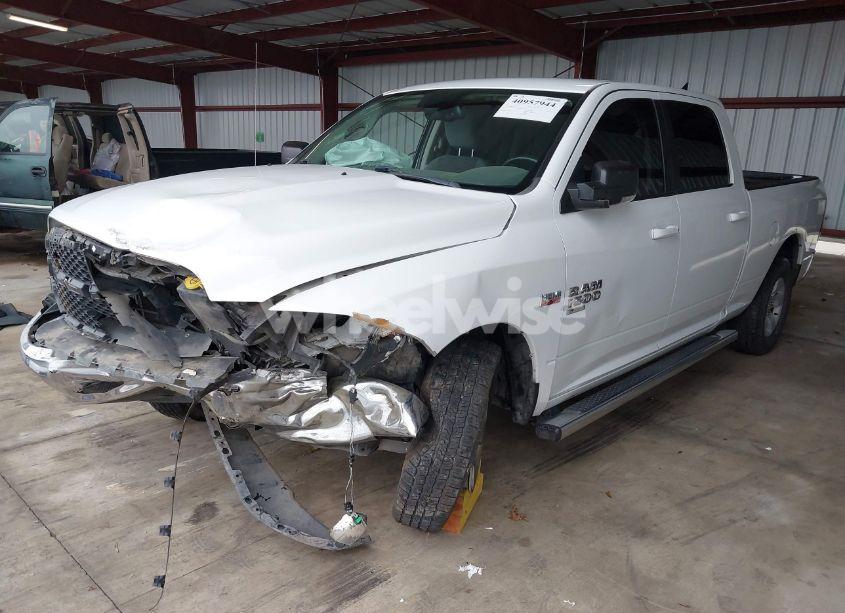 Photo 2 of 2020 Ram 1500 CLASSIC SLT 4X2 6'4 BOX (VIN 1C6RR6TT9LS133569)