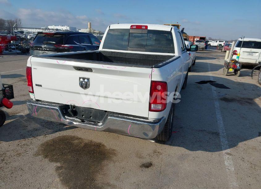Photo 4 of 2019 Ram 1500 CLASSIC SLT 4X2 6'4 BOX (VIN 1C6RR6TTXKS643976)