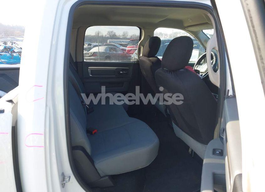 Photo 8 of 2019 Ram 1500 CLASSIC SLT 4X2 6'4 BOX (VIN 1C6RR6TTXKS643976)