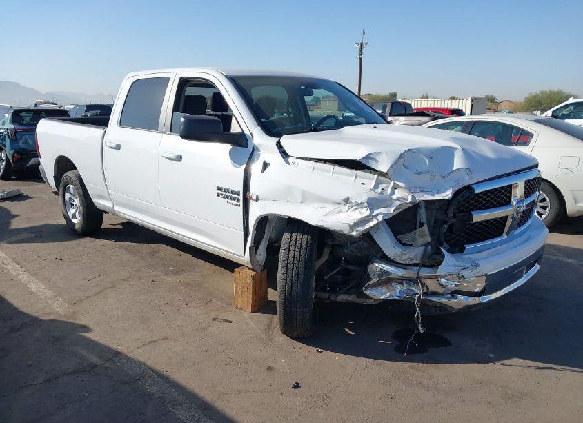 2021 Ram 1500 CLASSIC SLT 4X2 6'4 BOX (VIN 1C6RR6TTXMS520715) main photo