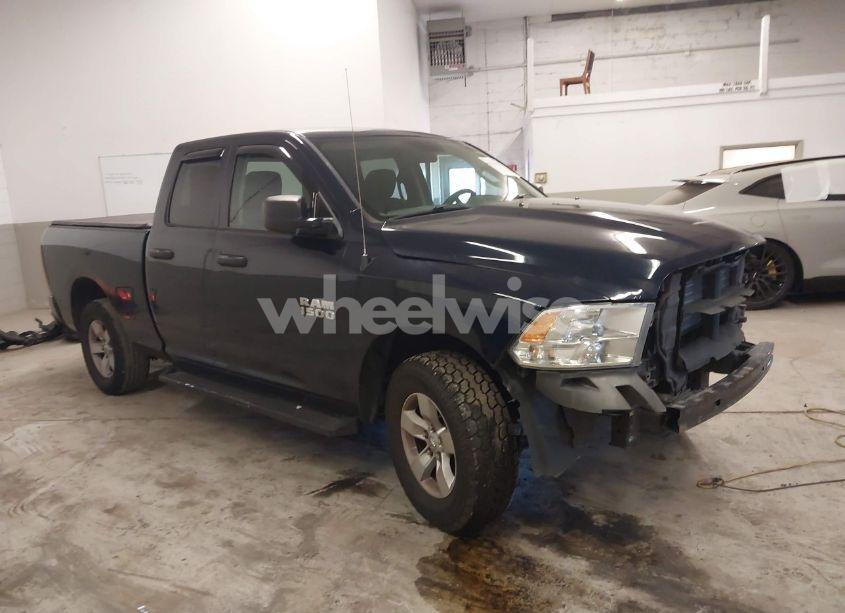 2017 Ram 1500 EXPRESS 4X4 6'4 BOX (VIN 1C6RR7FG0HS654272) main photo