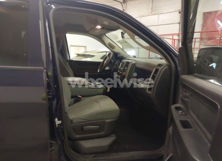 Photo 5 of 2017 Ram 1500 EXPRESS 4X4 6'4 BOX (VIN 1C6RR7FG0HS654272)