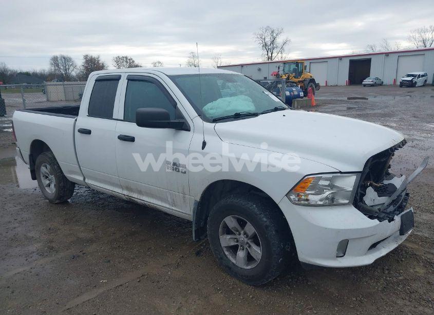 2017 Ram 1500 EXPRESS 4X4 6'4 BOX (VIN 1C6RR7FG0HS700490) main photo