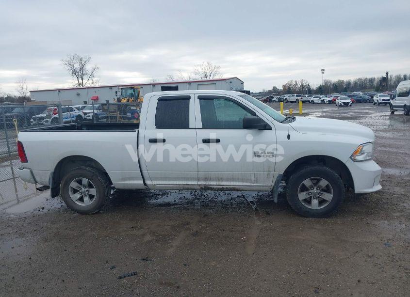 Photo 13 of 2017 Ram 1500 EXPRESS 4X4 6'4 BOX (VIN 1C6RR7FG0HS700490)