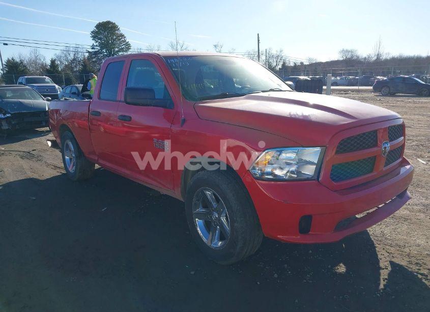 2018 Ram 1500 EXPRESS 4X4 6'4 BOX (VIN 1C6RR7FG0JS189403) main photo