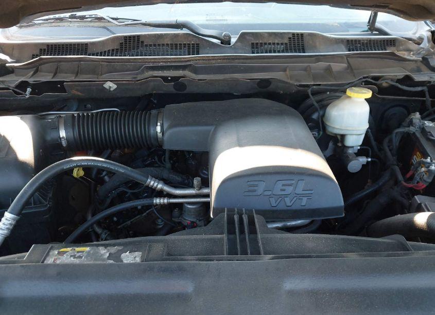 Photo 10 of 2018 Ram 1500 TRADESMAN QUAD CAB 4X4 6'4 BOX (VIN 1C6RR7FG0JS215661)