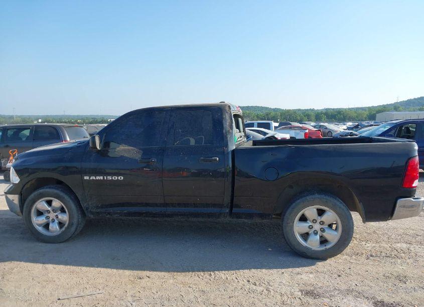 Photo 13 of 2018 Ram 1500 TRADESMAN QUAD CAB 4X4 6'4 BOX (VIN 1C6RR7FG0JS215661)