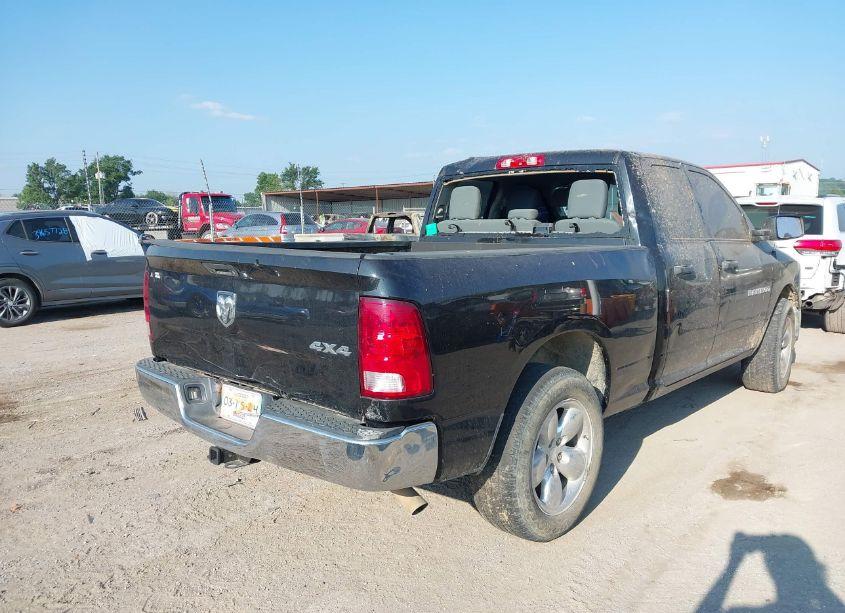 Photo 4 of 2018 Ram 1500 TRADESMAN QUAD CAB 4X4 6'4 BOX (VIN 1C6RR7FG0JS215661)