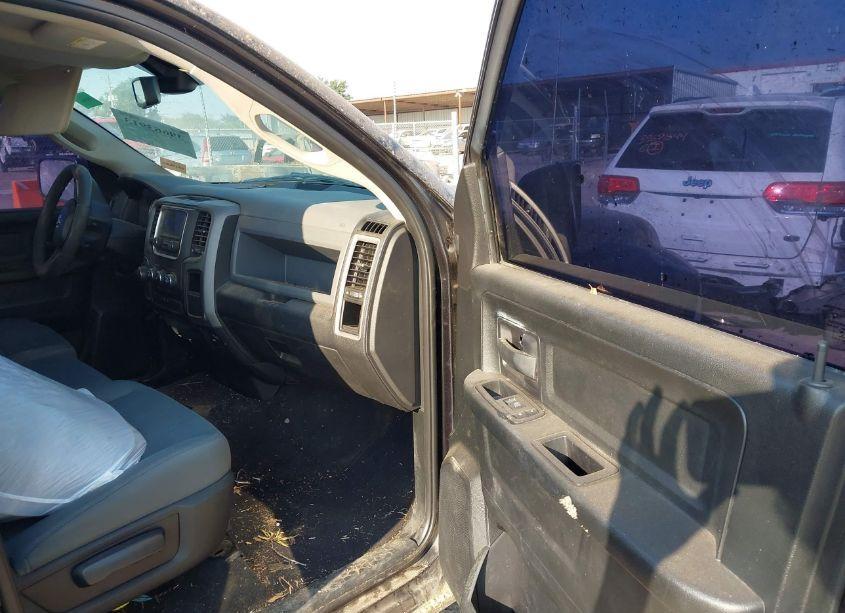 Photo 5 of 2018 Ram 1500 TRADESMAN QUAD CAB 4X4 6'4 BOX (VIN 1C6RR7FG0JS215661)