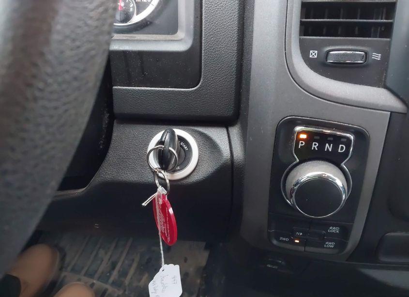 Photo 11 of 2018 Ram 1500 EXPRESS 4X4 6'4 BOX (VIN 1C6RR7FG0JS220360)