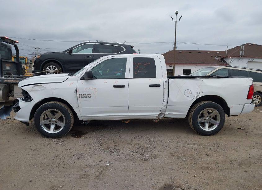 Photo 14 of 2018 Ram 1500 EXPRESS 4X4 6'4 BOX (VIN 1C6RR7FG0JS220360)