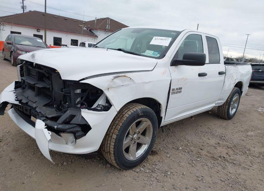 Photo 2 of 2018 Ram 1500 EXPRESS 4X4 6'4 BOX (VIN 1C6RR7FG0JS220360)