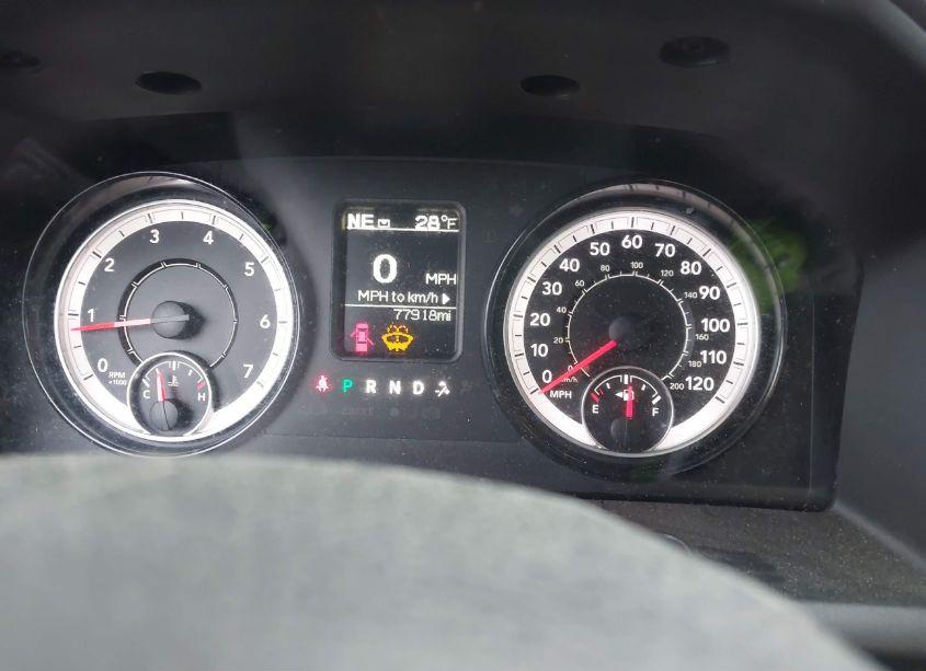 Photo 7 of 2018 Ram 1500 EXPRESS 4X4 6'4 BOX (VIN 1C6RR7FG0JS220360)