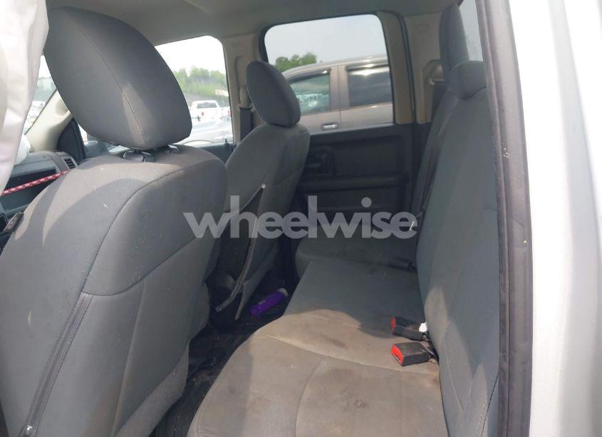 Photo 8 of 2019 Ram 1500 CLASSIC EXPRESS 4X4 6'4 BOX (VIN 1C6RR7FG0KS506159)