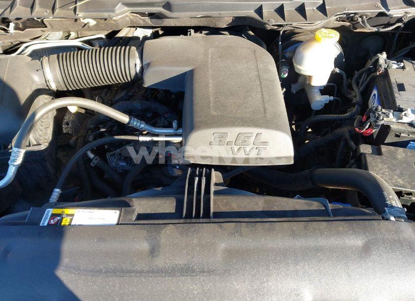 Photo 10 of 2018 Ram 1500 EXPRESS 4X4 6'4 BOX (VIN 1C6RR7FG1JS113902)