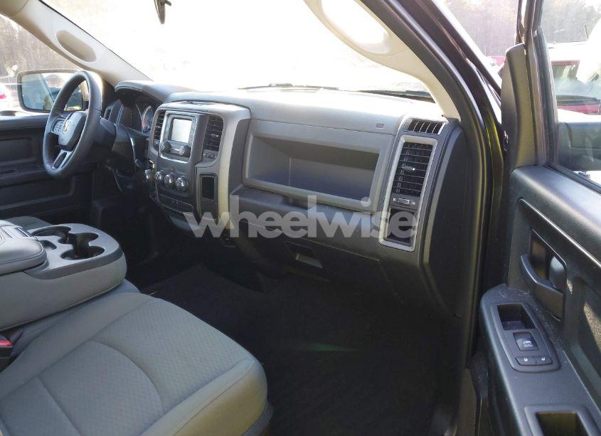 Photo 5 of 2018 Ram 1500 EXPRESS 4X4 6'4 BOX (VIN 1C6RR7FG1JS113902)