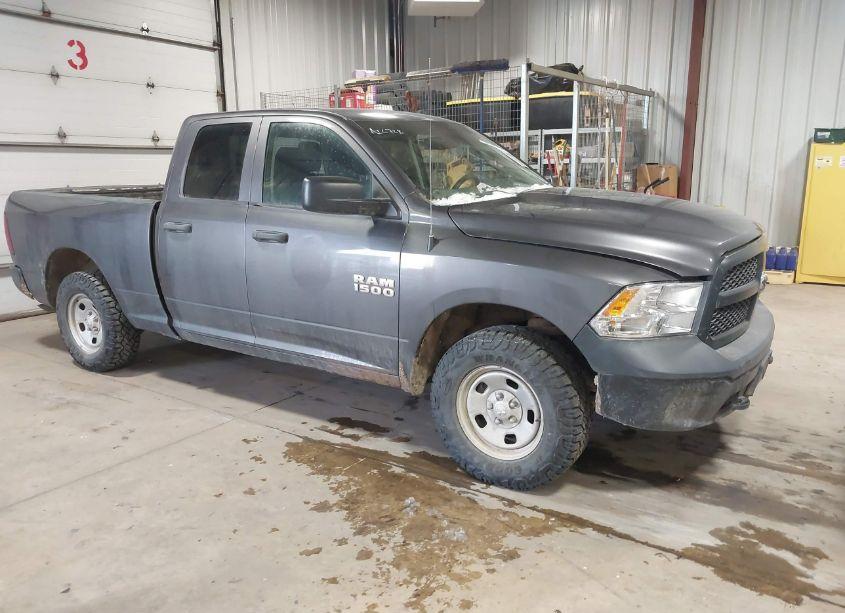 2018 Ram 1500 TRADESMAN 4X4 6'4 BOX (VIN 1C6RR7FG1JS282110) main photo