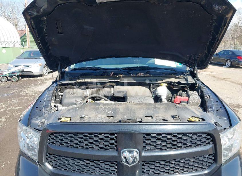 Photo 10 of 2018 Ram 1500 EXPRESS 4X4 6'4 BOX (VIN 1C6RR7FG1JS327742)