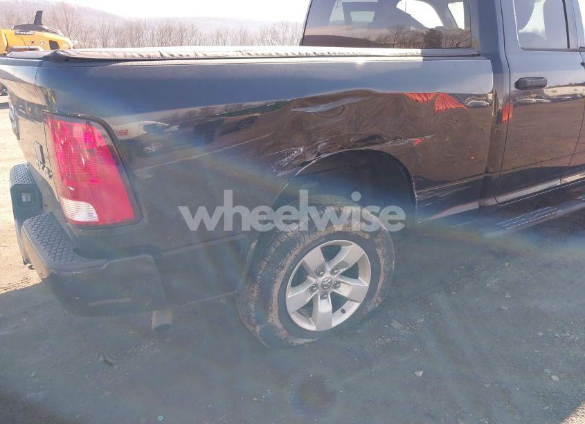 Photo 6 of 2018 Ram 1500 EXPRESS 4X4 6'4 BOX (VIN 1C6RR7FG1JS327742)