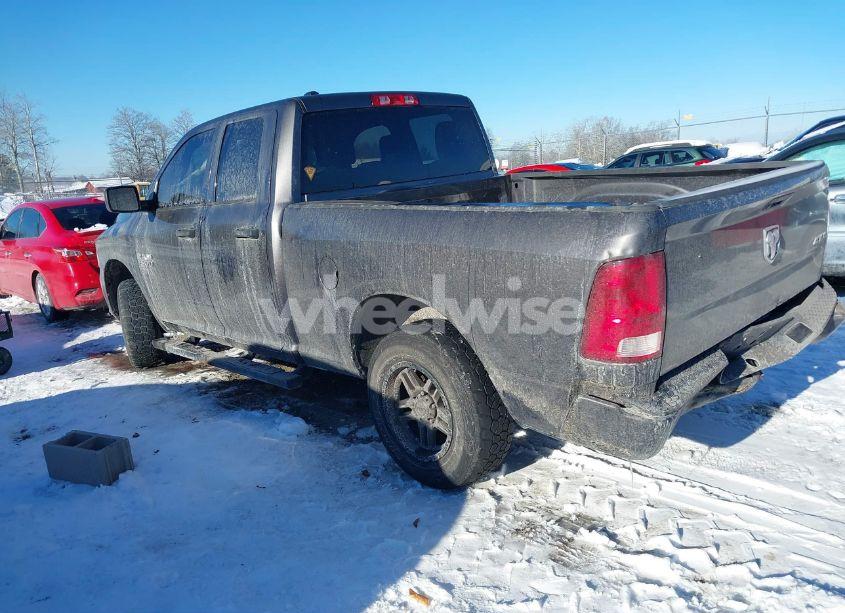Photo 3 of 2019 Ram 1500 CLASSIC (VIN 1C6RR7FG1KS646916)
