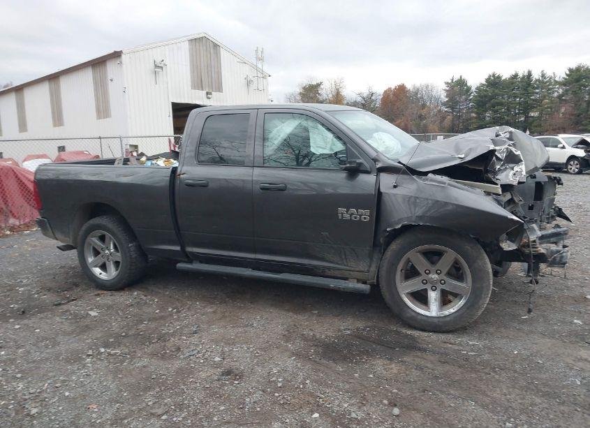 Photo 12 of 2018 Ram 1500 EXPRESS 4X4 6'4 BOX (VIN 1C6RR7FG2JS188947)