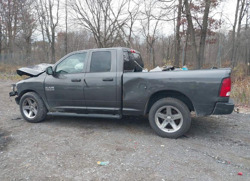 Photo 13 of 2018 Ram 1500 EXPRESS 4X4 6'4 BOX (VIN 1C6RR7FG2JS188947)