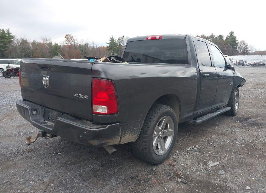 Photo 4 of 2018 Ram 1500 EXPRESS 4X4 6'4 BOX (VIN 1C6RR7FG2JS188947)