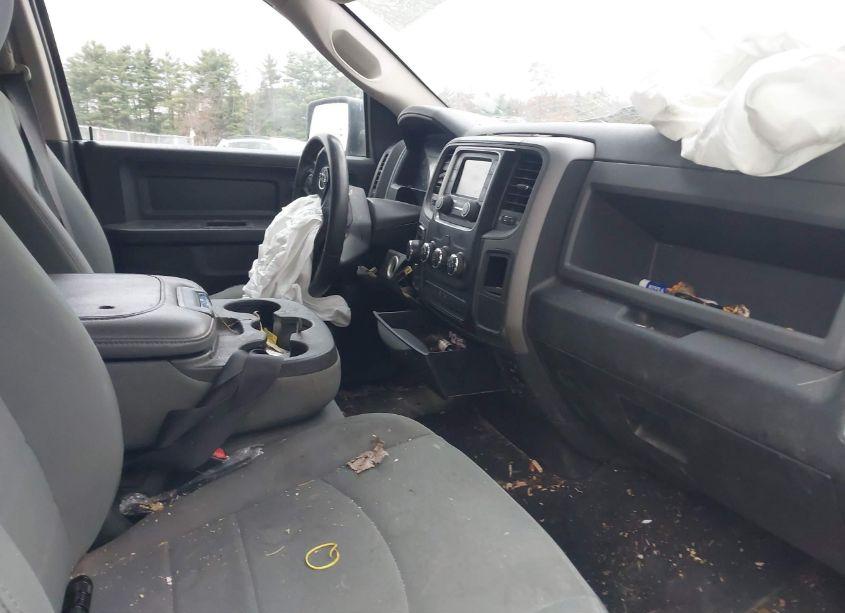 Photo 5 of 2018 Ram 1500 EXPRESS 4X4 6'4 BOX (VIN 1C6RR7FG2JS188947)