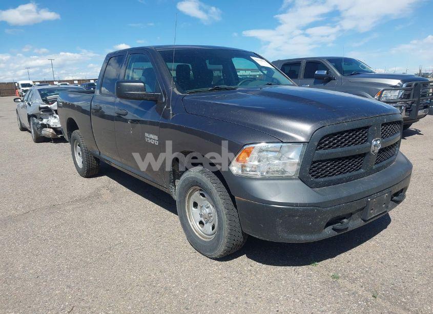 2018 Ram 1500 TRADESMAN 4X4 6'4 BOX (VIN 1C6RR7FG2JS285033) main photo