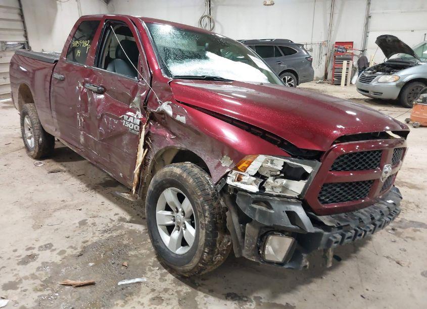 2019 Ram 1500 CLASSIC EXPRESS 4X4 6'4 BOX (VIN 1C6RR7FG2KS544282) main photo