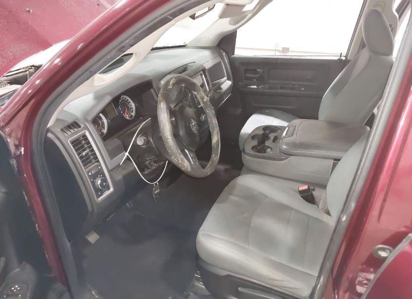 Photo 5 of 2019 Ram 1500 CLASSIC EXPRESS 4X4 6'4 BOX (VIN 1C6RR7FG2KS544282)