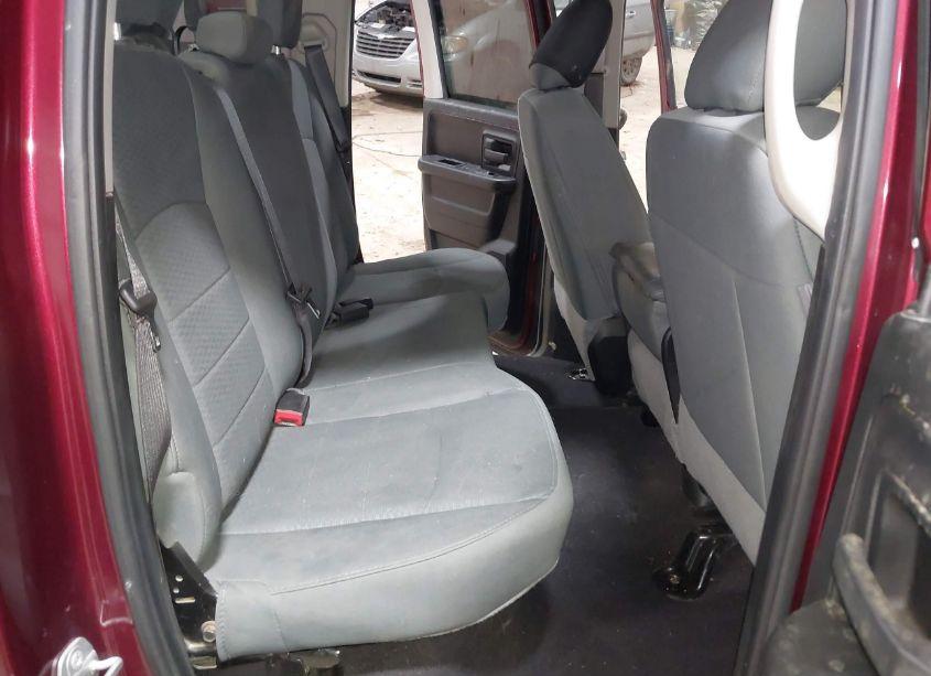 Photo 8 of 2019 Ram 1500 CLASSIC EXPRESS 4X4 6'4 BOX (VIN 1C6RR7FG2KS544282)