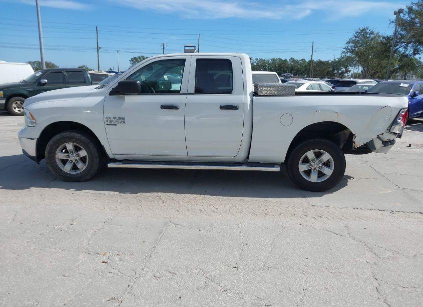 Photo 14 of 2019 Ram 1500 CLASSIC TRADESMAN QUAD CAB 4X4 6'4 BOX (VIN 1C6RR7FG2KS652837)