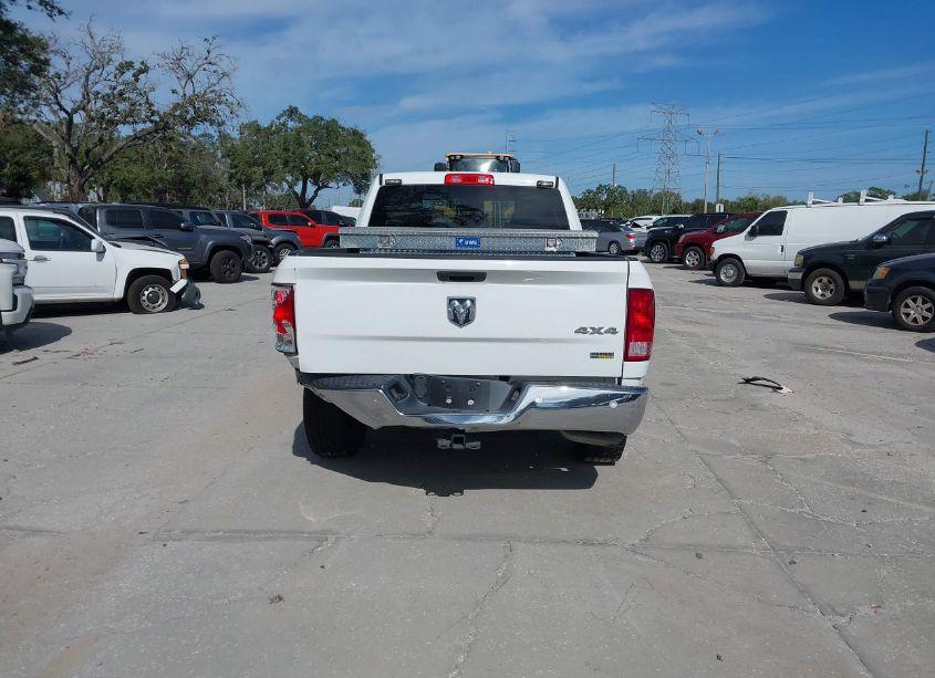 Photo 16 of 2019 Ram 1500 CLASSIC TRADESMAN QUAD CAB 4X4 6'4 BOX (VIN 1C6RR7FG2KS652837)