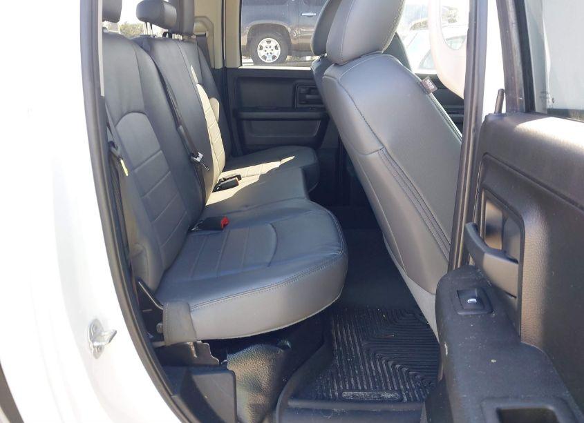 Photo 8 of 2019 Ram 1500 CLASSIC TRADESMAN QUAD CAB 4X4 6'4 BOX (VIN 1C6RR7FG2KS652837)