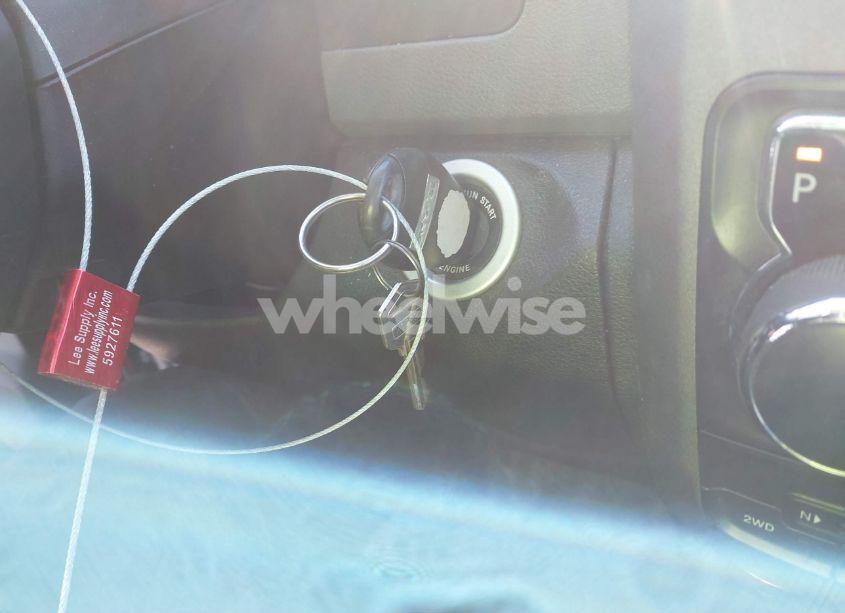 Photo 11 of 2018 Ram 1500 EXPRESS 4X4 6'4 BOX (VIN 1C6RR7FG3JS222877)