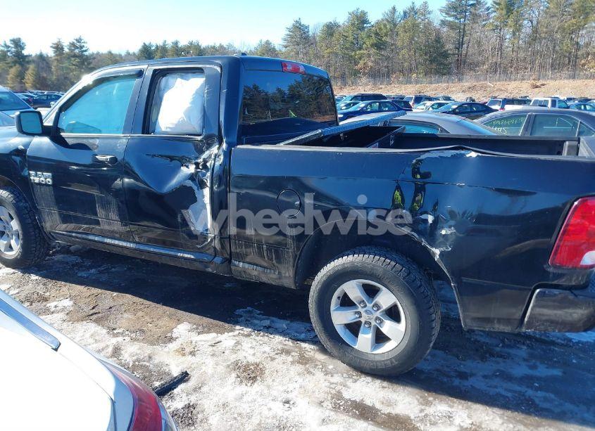 Photo 14 of 2018 Ram 1500 EXPRESS 4X4 6'4 BOX (VIN 1C6RR7FG3JS222877)