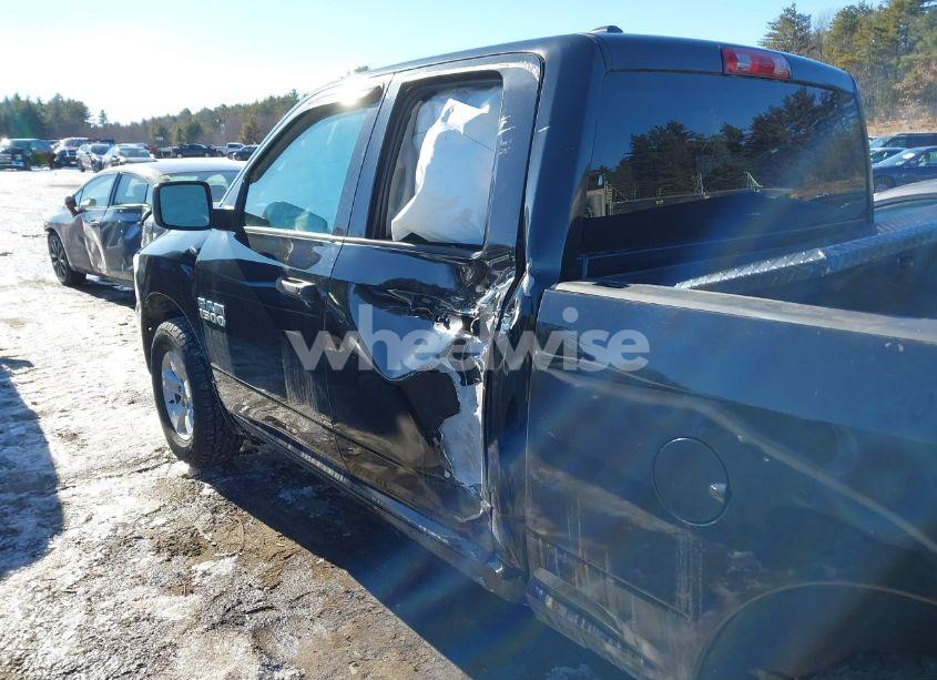 Photo 6 of 2018 Ram 1500 EXPRESS 4X4 6'4 BOX (VIN 1C6RR7FG3JS222877)