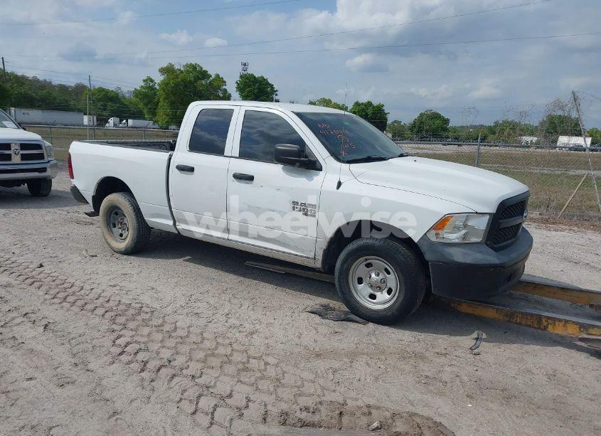 2019 Ram 1500 CLASSIC TRADESMAN 4X4 6'4 BOX (VIN 1C6RR7FG3KS609852) main photo
