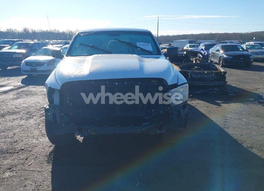 Photo 12 of 2019 Ram 1500 CLASSIC EXPRESS 4X4 6'4 BOX (VIN 1C6RR7FG3KS631821)