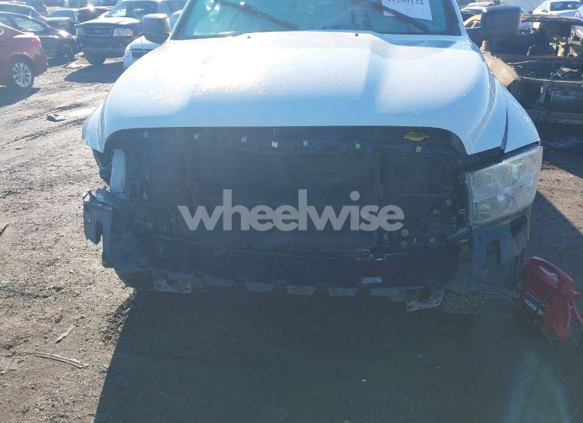 Photo 6 of 2019 Ram 1500 CLASSIC EXPRESS 4X4 6'4 BOX (VIN 1C6RR7FG3KS631821)