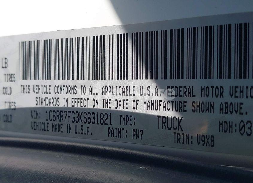 Photo 9 of 2019 Ram 1500 CLASSIC EXPRESS 4X4 6'4 BOX (VIN 1C6RR7FG3KS631821)