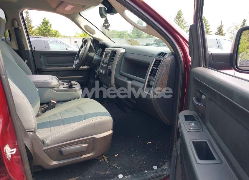 Photo 5 of 2017 Ram 1500 EXPRESS 4X4 6'4 BOX (VIN 1C6RR7FG4HS572268)