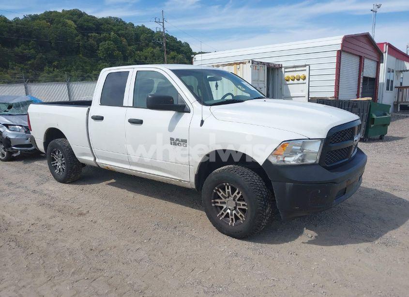 2017 Ram 1500 TRADESMAN QUAD CAB 4X4 6'4 BOX (VIN 1C6RR7FG4HS840378) main photo