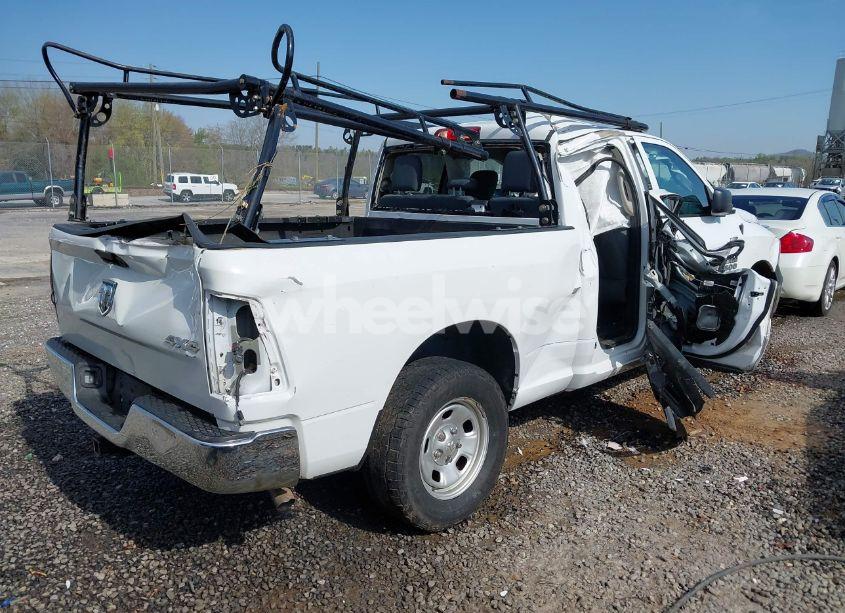 Photo 4 of 2018 Ram 1500 TRADESMAN 4X4 6'4 BOX (VIN 1C6RR7FG4JS328304)