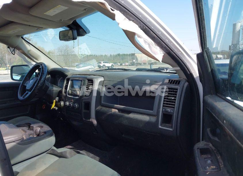 Photo 5 of 2018 Ram 1500 TRADESMAN 4X4 6'4 BOX (VIN 1C6RR7FG4JS328304)